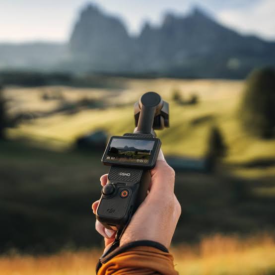 DJI Osmo Pocket 3 Creator Combo: Tu estudio portátil en la palma de la mano