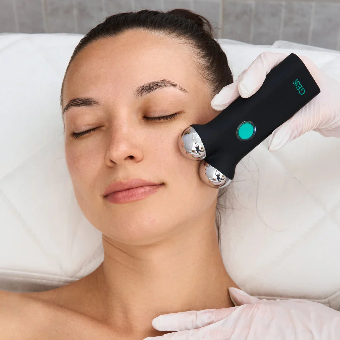 Masajeador Facial GESS Sfera Microcorriente Recargable con 4 Modos